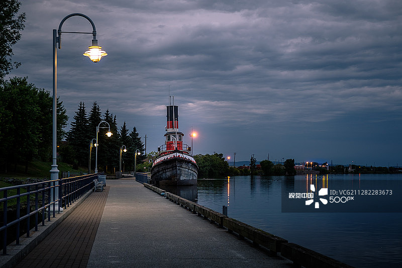 詹姆斯·瓦伦拖船图片素材