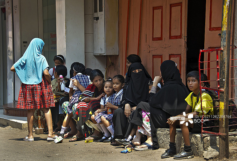 印度孟买西班德拉的穆斯林师生图片素材