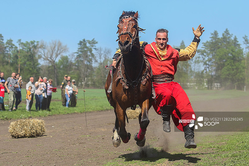 乌克兰哥萨克人骑马图片素材