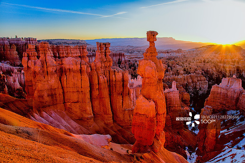 索尔之锤日出图片素材