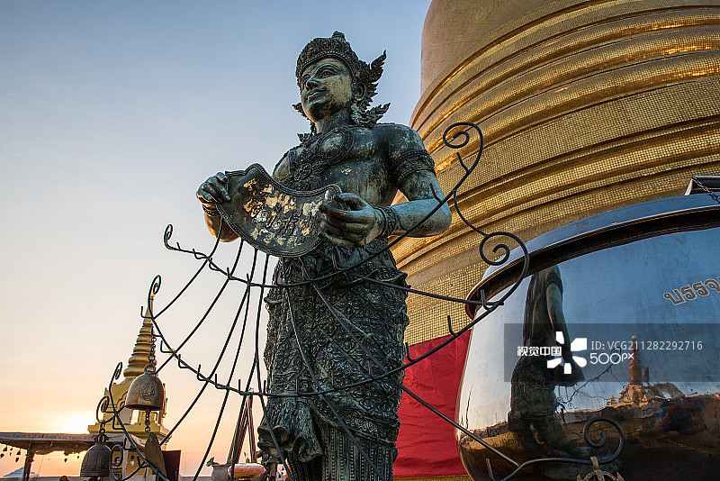 金色山寺庙图片素材