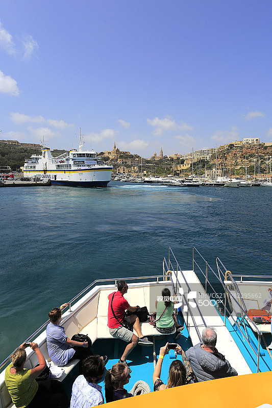 马耳他戈佐岛姆加尔港的戈佐渡轮景色图片素材
