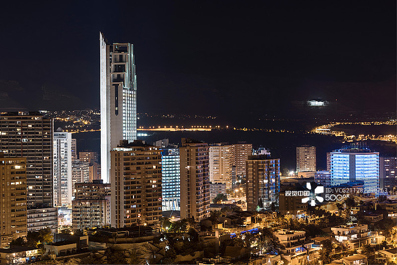 西班牙瓦伦西亚贝尼多姆城市夜景图片素材