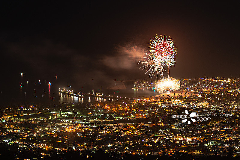 圣巴巴拉7月4日烟花图片素材