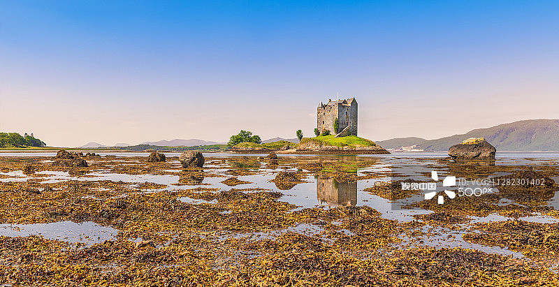 斯托克城堡的夏日风光图片素材