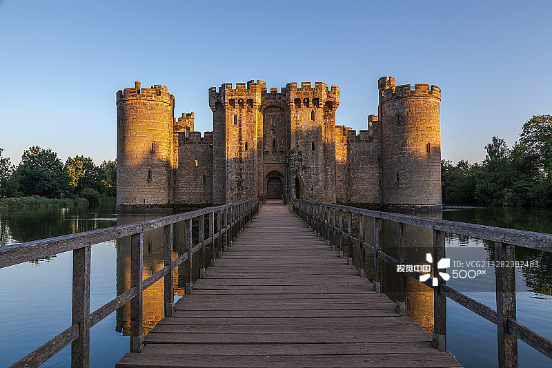 博迪亚姆城堡日落图片素材