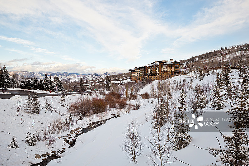 雪堆镇小溪图片素材