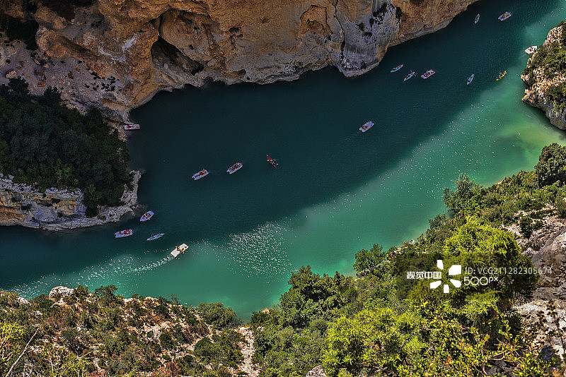 圣十字大坝起点的韦尔东河图片素材