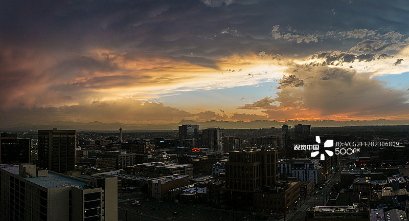 丹佛天空中的火焰图片素材