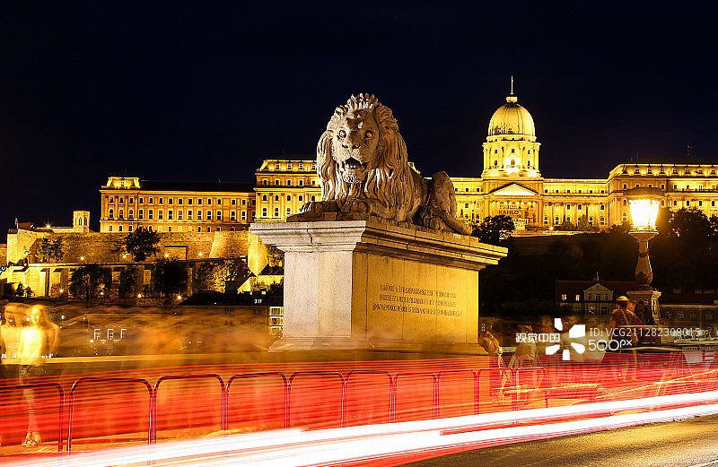 布达佩斯夜景链桥图片素材