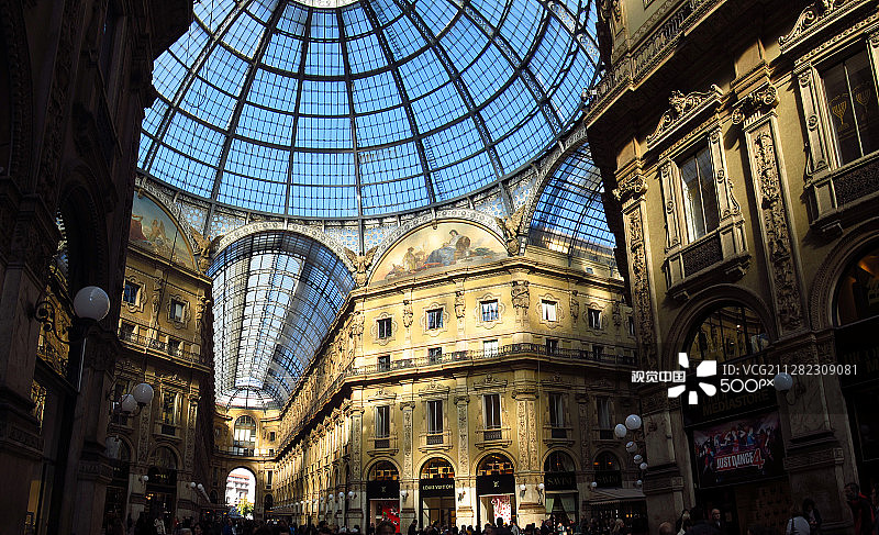 米兰维托里奥·埃马努埃莱二世拱廊街图片素材