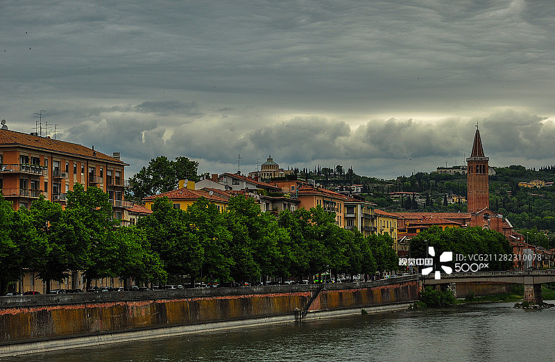 多云的维罗纳图片素材