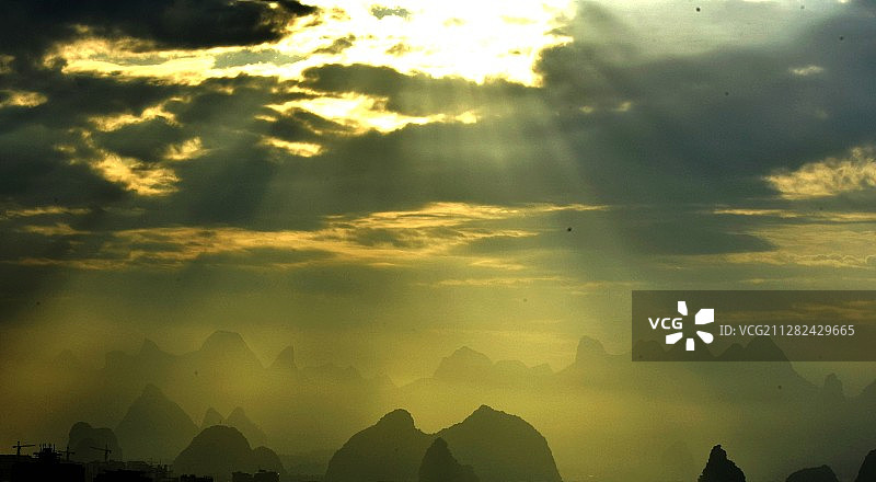 桂林穿山晨曦图片素材