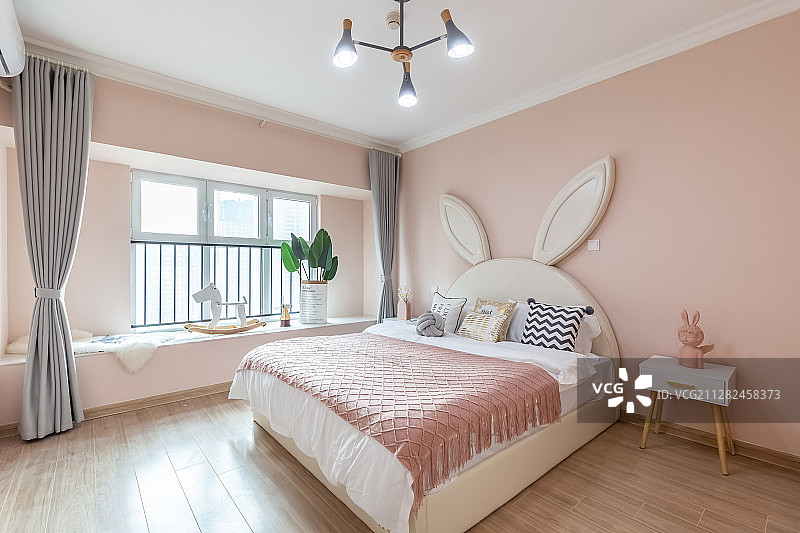 粉色卧室儿童房温馨家居空间图片素材