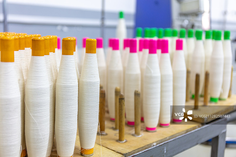 纺织厂机械加工产品线图片素材