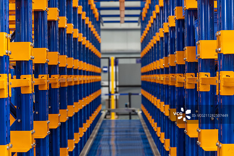 制造工厂机械金属货架车间图片素材