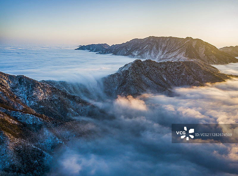 云涌马鬃岭图片素材