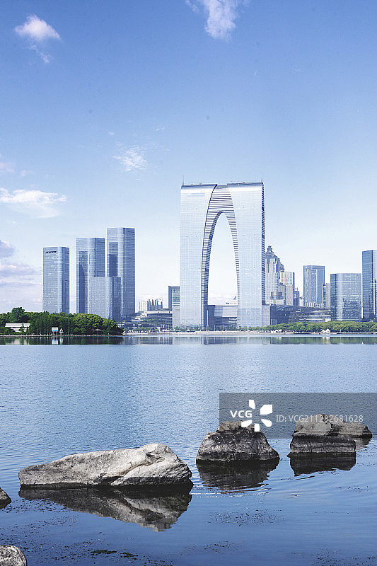 江苏省苏州市CBD东方之门图片素材