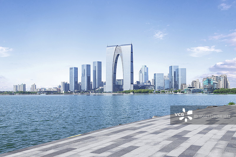 江苏省苏州市CBD东方之门图片素材