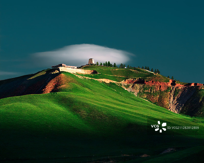 宁静卓尔山图片素材