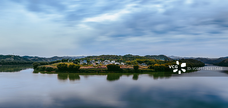 贺江第一湾图片素材