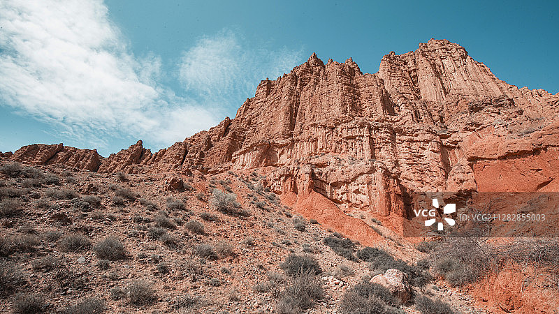 青海贵德阿什贡国家地质公园附近丹霞地貌图片素材
