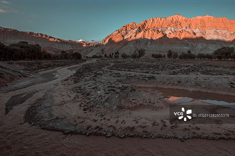 青海贵德阿什贡国家地质公园附近丹霞景观图片素材