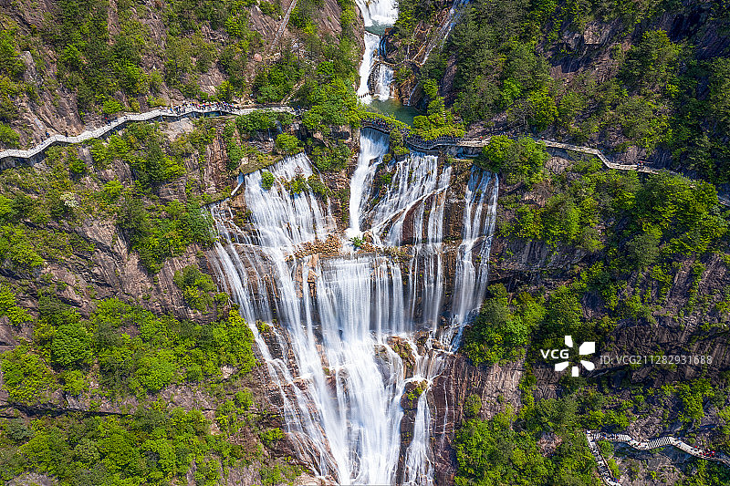 航拍中国浙江省台州市天台县天台山大瀑布景区图片素材