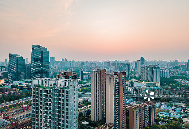 武汉重启首日之汉口江滩图片素材