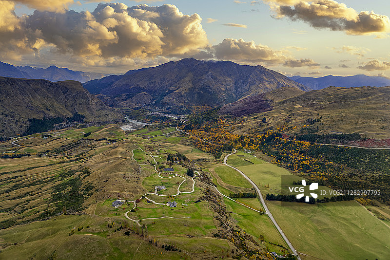 航拍新西兰南岛皇后镇田园风光图片素材