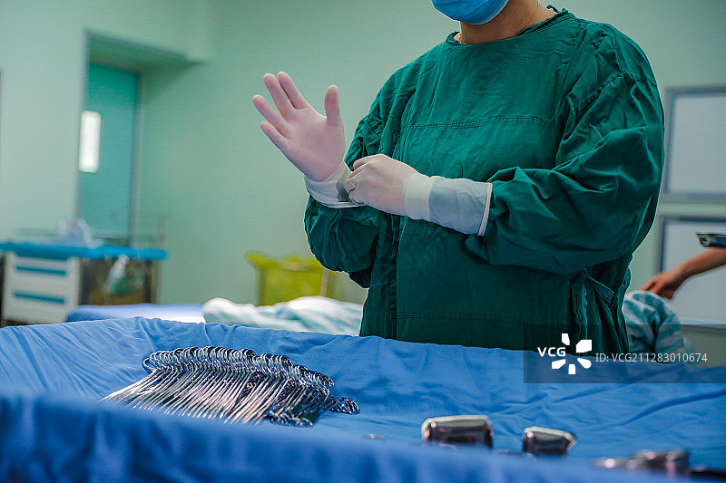 医生手术前的准备工作图片素材