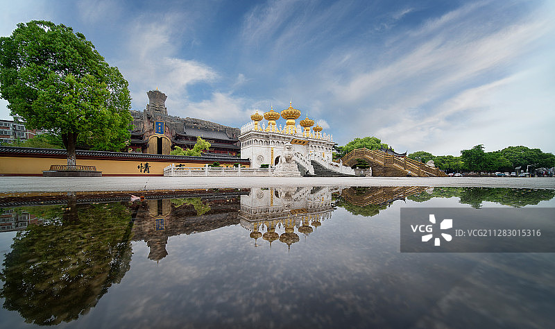 中国上海金山区朱泾东林寺图片素材