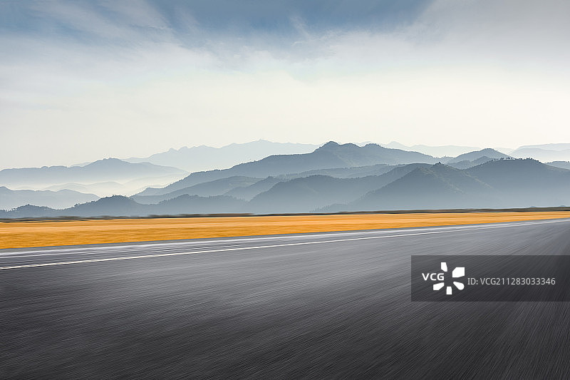 山脉公路图片素材