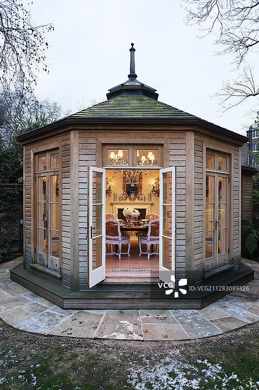 八角形花园凉亭图片素材