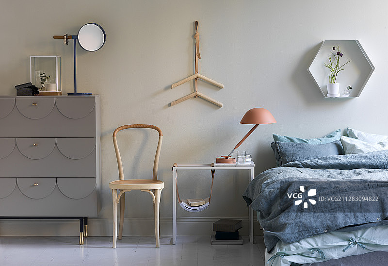 蓝灰色斯堪的纳维亚风格卧室图片素材