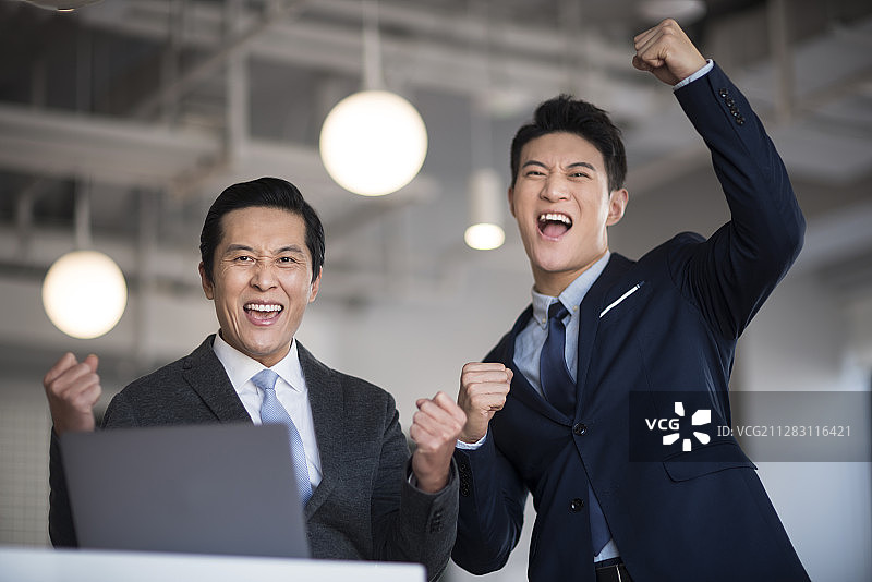 商务人士庆祝图片素材