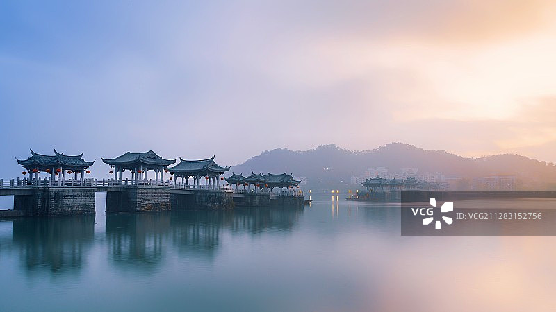 古桥晨曦图片素材