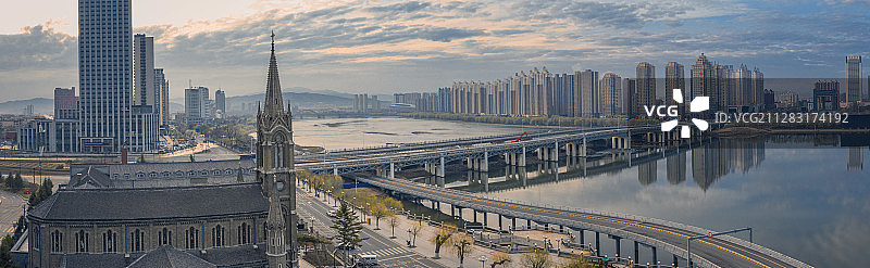 江城的早晨图片素材