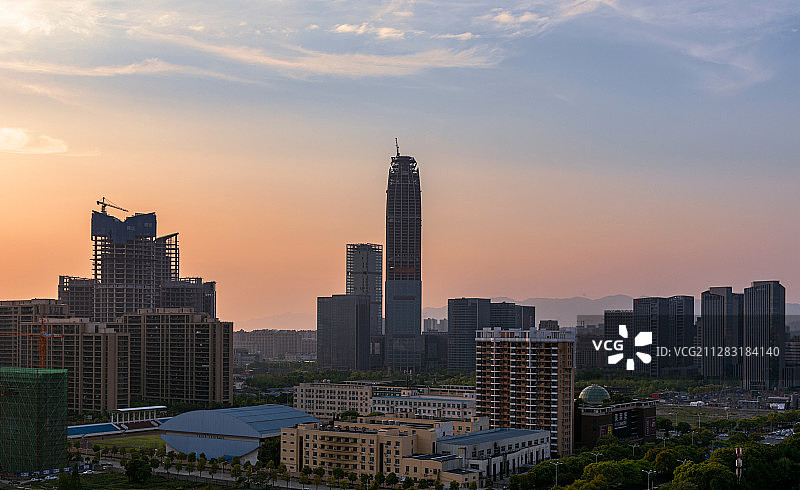 晚霞下的台州天盛中心图片素材