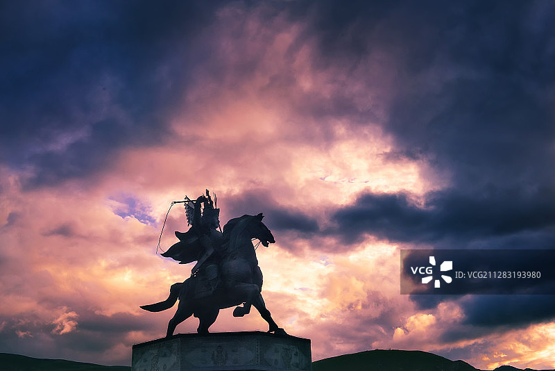 英雄格萨尔王(玉树地震十年祭：凤凰涅槃，浴火重生)图片素材