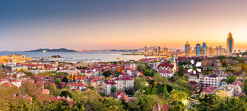 美丽的青岛老城区夜景图片素材