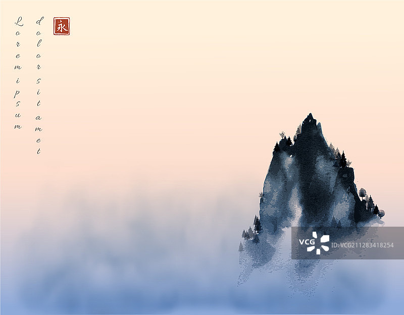 雾和日出天空中的高山峰图片素材