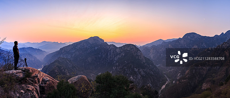 日月同辉图片素材