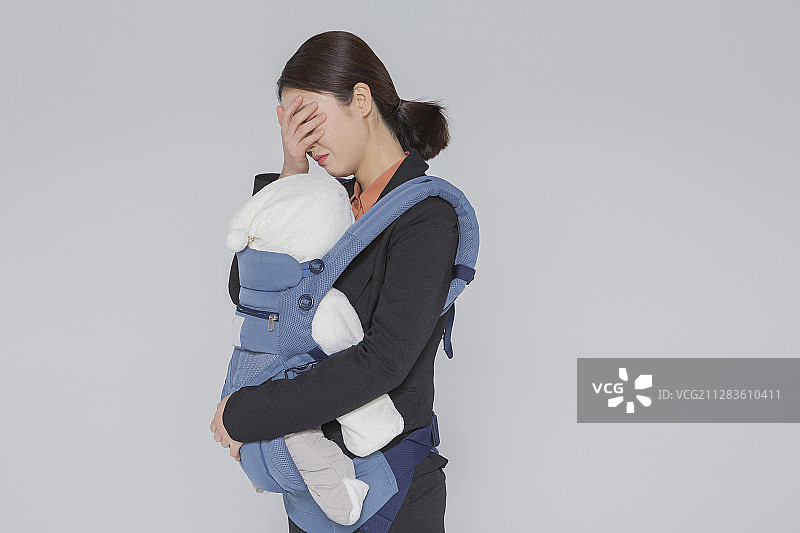 女商人概念：亚洲女性工作室肖像218图片素材