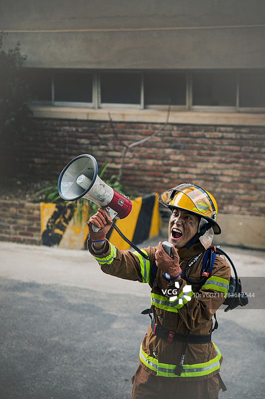 亚洲男女消防员肖像311图片素材