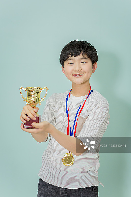 一群笑容满面的男女学生图片素材