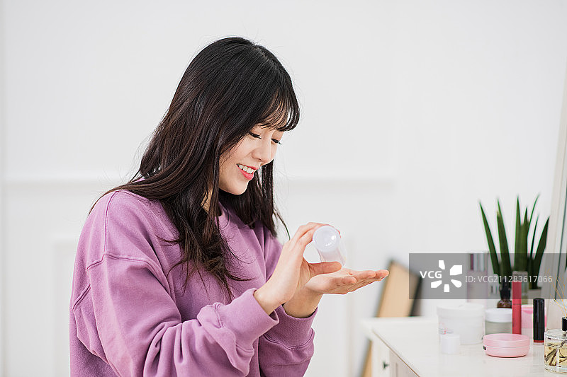 亚洲年轻女人的日常生活：享受日常267图片素材