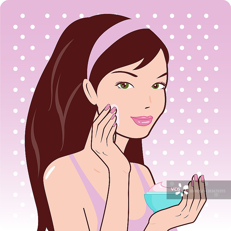 女人在脸上涂抹保湿霜图片素材