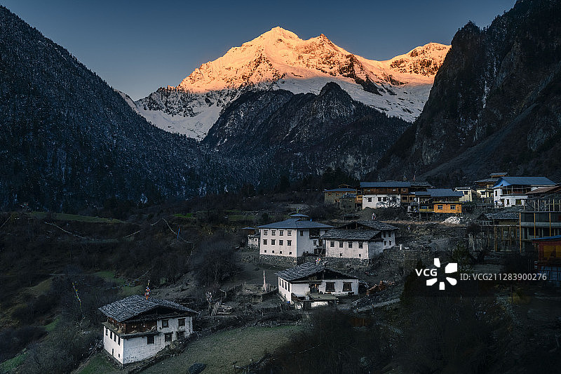 雨崩村图片素材