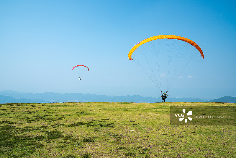 滑翔基地爱好者训练图片素材
